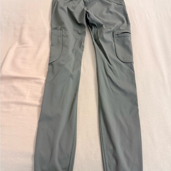 FIGS Olive Technical Collection Top - Picture 6 of 11